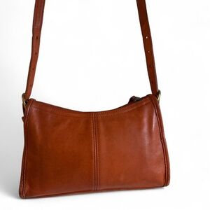 Vintage COACH Small Leather Zip Crossbody Purse Bag J8P-4104 Saddle Brown Tan